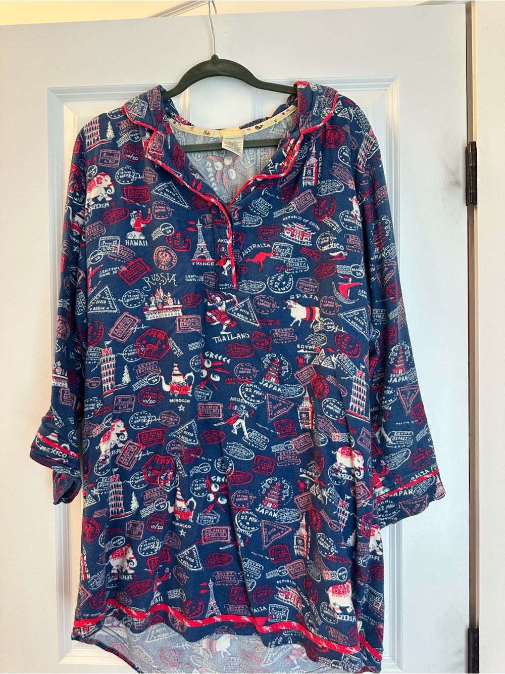 Travel print nightgown